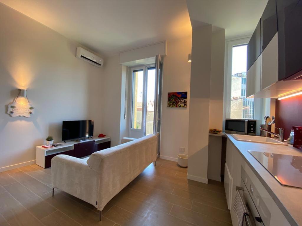 Kibilu - Viale Regina Margherita Milan Bagian luar foto