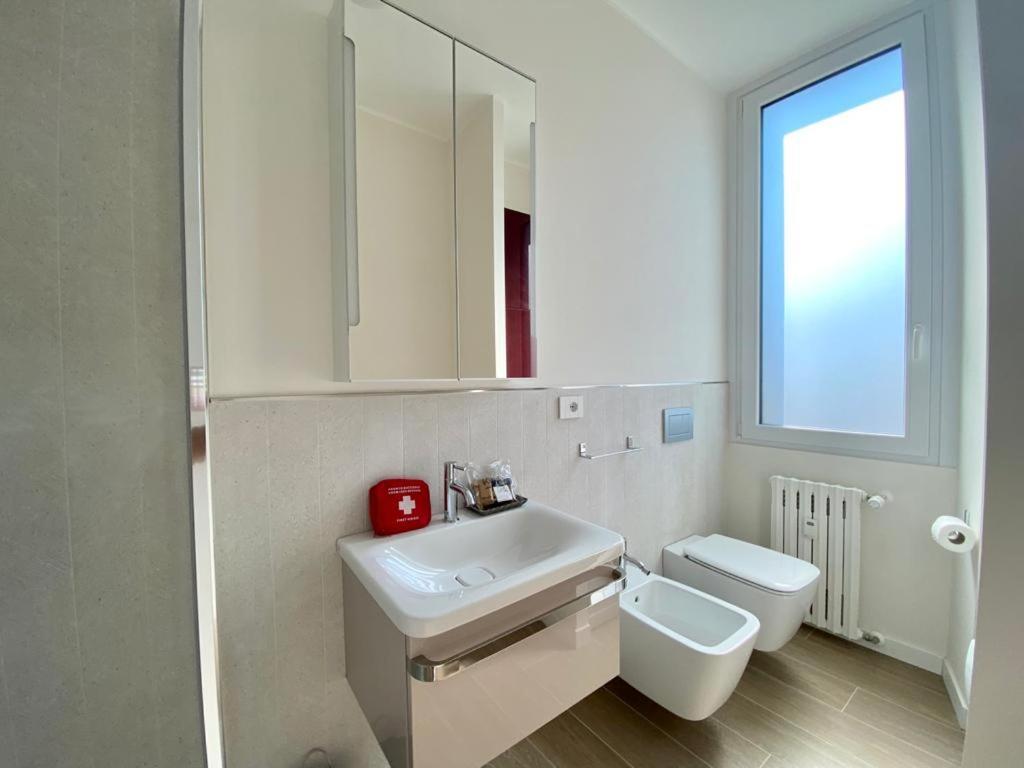 Kibilu - Viale Regina Margherita Milan Bagian luar foto