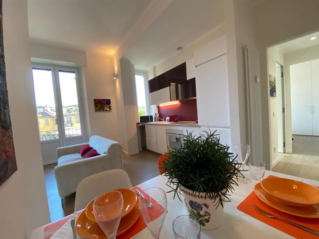 Kibilu - Viale Regina Margherita Milan Bagian luar foto