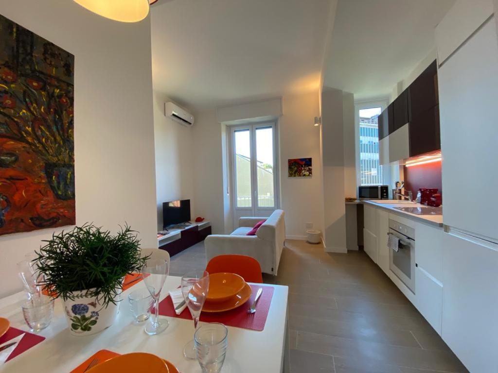 Kibilu - Viale Regina Margherita Milan Bagian luar foto