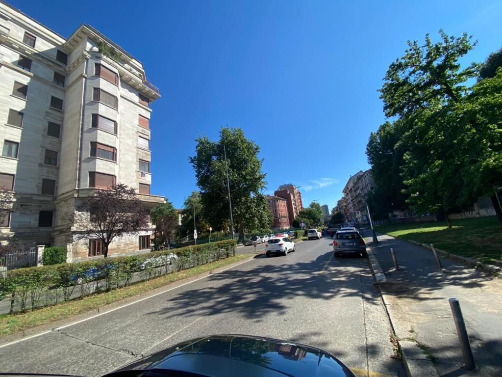 Kibilu - Viale Regina Margherita Milan Bagian luar foto