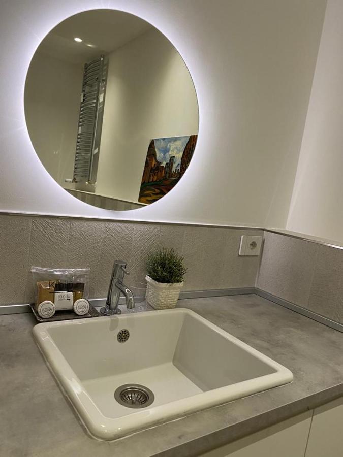 Kibilu - Viale Regina Margherita Milan Bagian luar foto