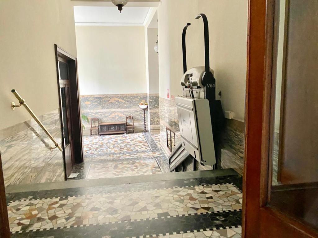 Kibilu - Viale Regina Margherita Milan Bagian luar foto