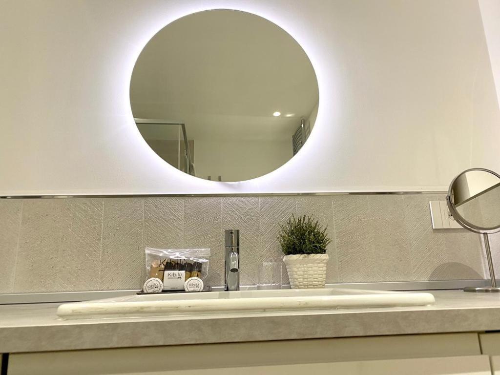 Kibilu - Viale Regina Margherita Milan Bagian luar foto