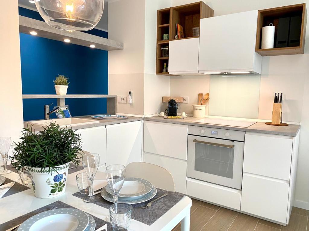 Kibilu - Viale Regina Margherita Milan Bagian luar foto